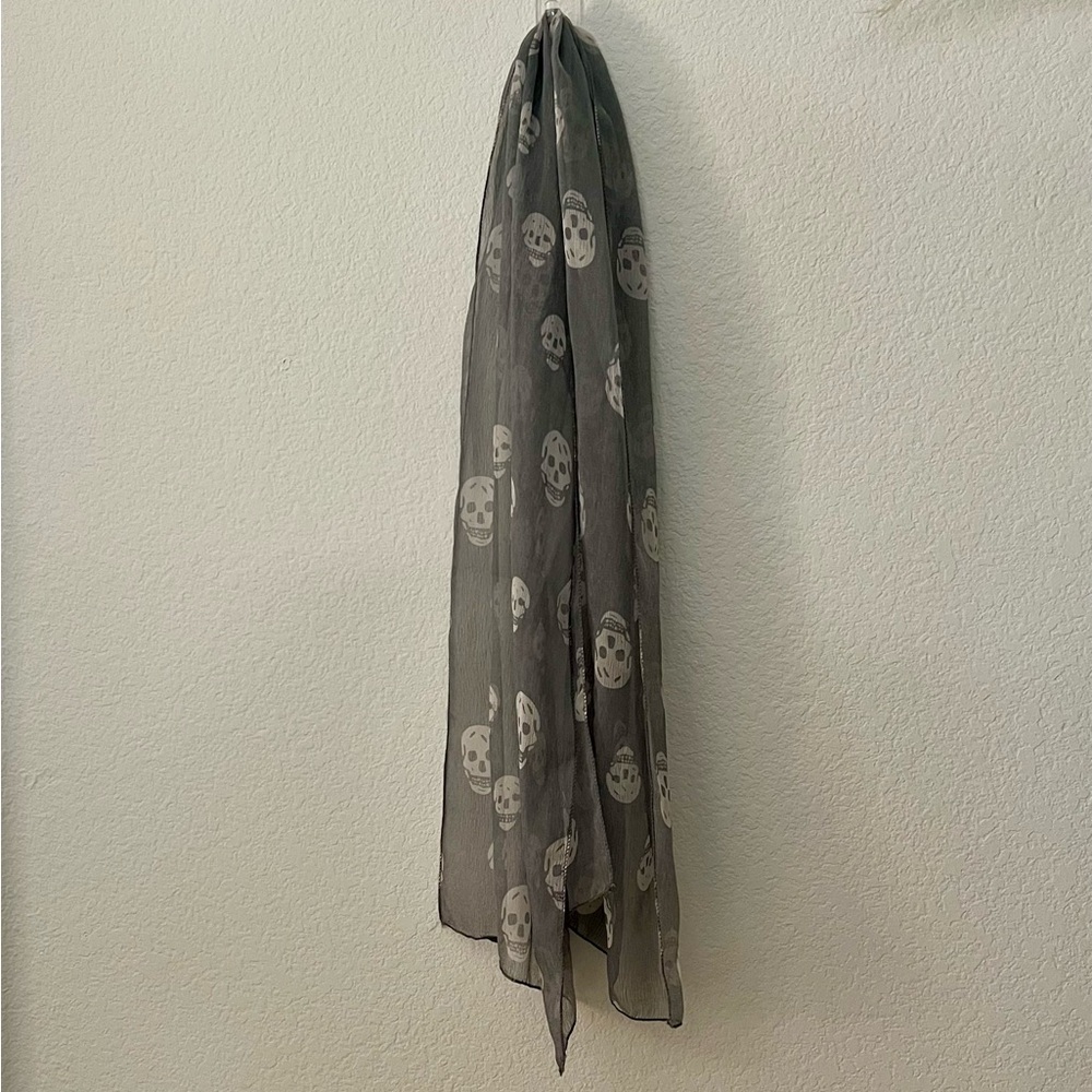 NWOT Sheer Skull Print Scarf